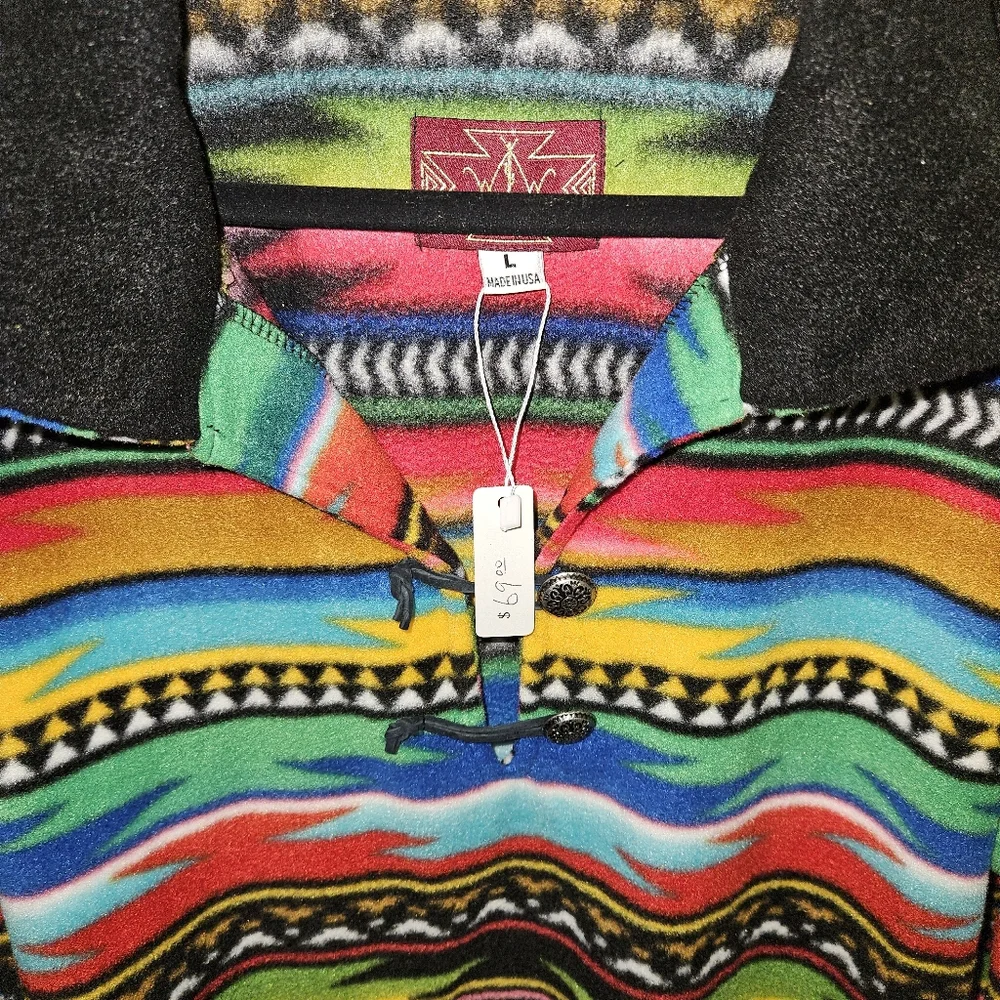 Fleece Aztec Patterned Pullover - Large - Picture 3 of 4